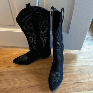 Women’s Black Cowgirl Boots
